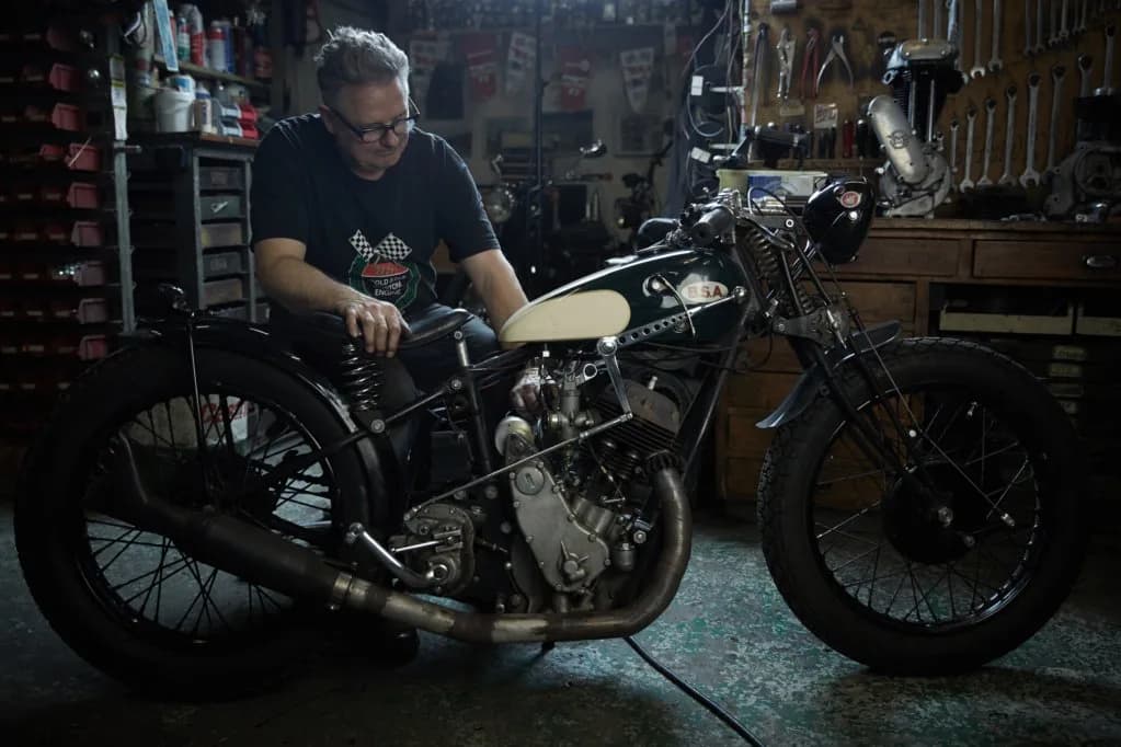 Single and Twin CLASSIC MOTORCYCLES